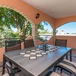 Four-bedroom In Nyaraló Miranje