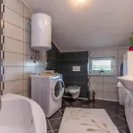 Four-bedroom In Nyaraló Miranje