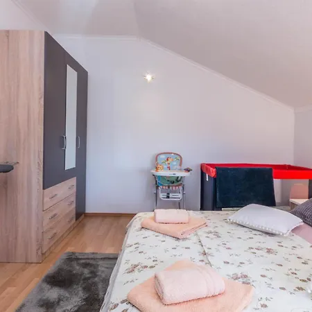 Four-bedroom In Vakantiehuis *