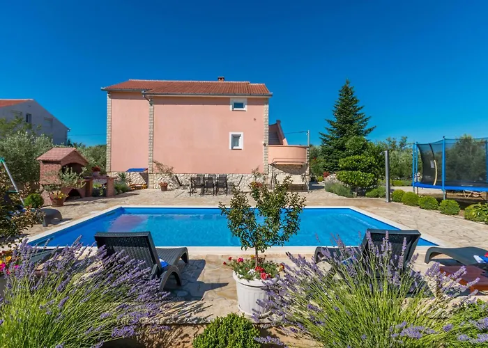 Four-bedroom In * Miranje