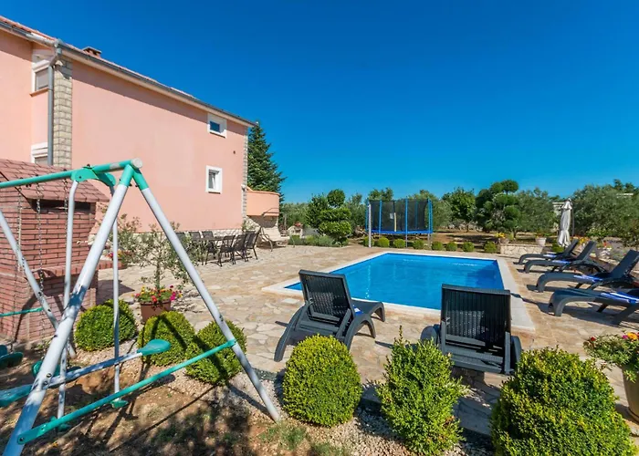 Four-bedroom In * Miranje